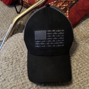 Columbia Black and Gray Fish Flag Hat